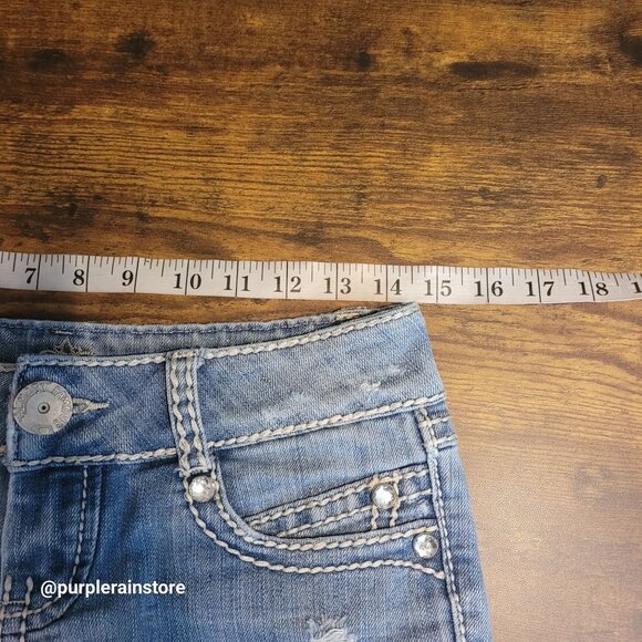 Almost Famous Cut Off Bermuda Shorts Size 5 Low Rise Button Flap Embellished - Picture 5 of 11
